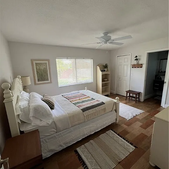 852 NE 7th Pl — Photo 13