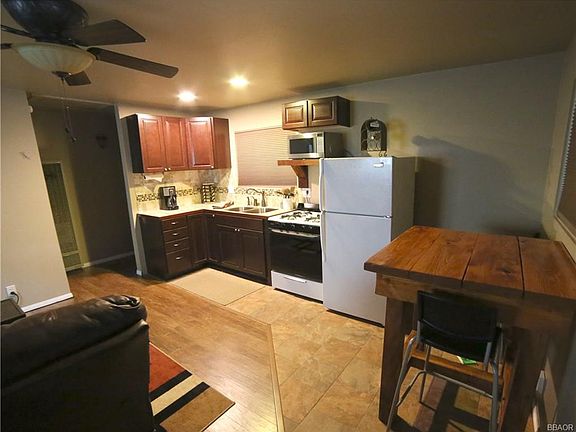 5th image of 808 E Angeles Blvd