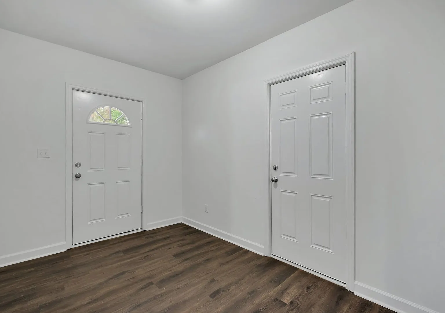Renovated 4/3 House Near FSU! Move In Today! — Photo 3