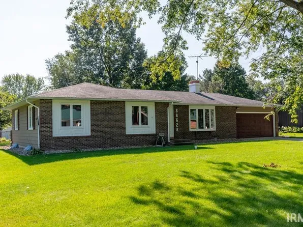 56628 Pinecrest Dr, Elkhart, IN 46516