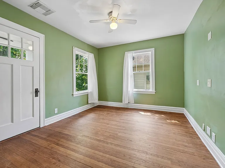 246 Maple Ave — Photo 22