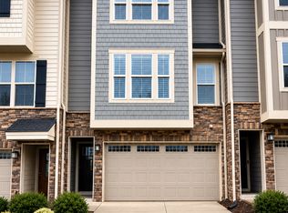 12 Questover Dr, Greenville, SC 29607