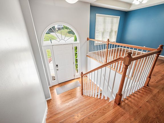 3rd image of 91 Spring Oaks Dr