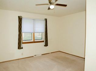 9 North St, Dundee, IL 60118