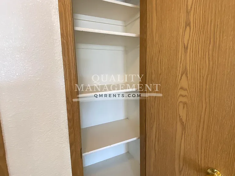 920 N Horton St — Photo 4