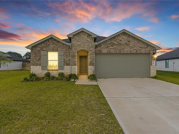 1147 Buffalograss Trl, Sealy, TX 77474