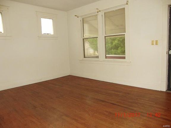 4th image of 9103 Argyle Ave