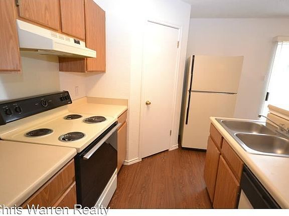 4th image of 2304 Darnell Dr