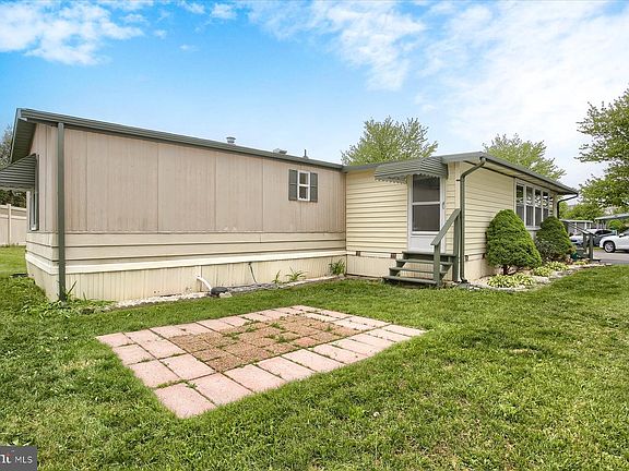 4th image of 4 Meadow Run Pl