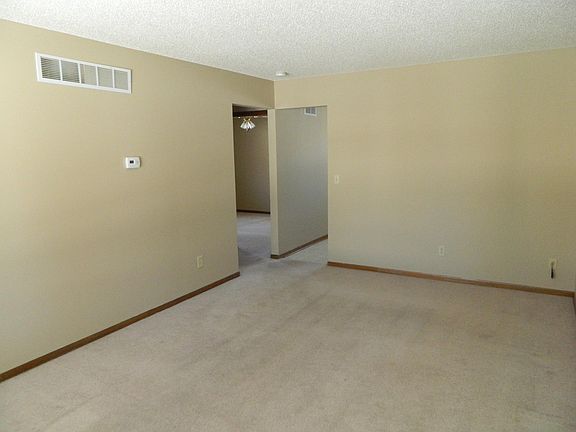2nd image of 200 S J St