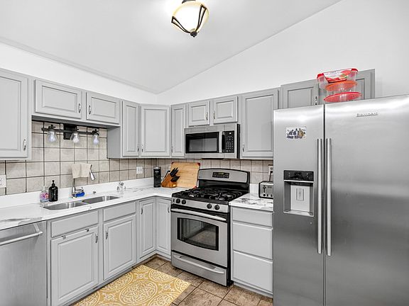 5th image of 6 Duchess Ct
