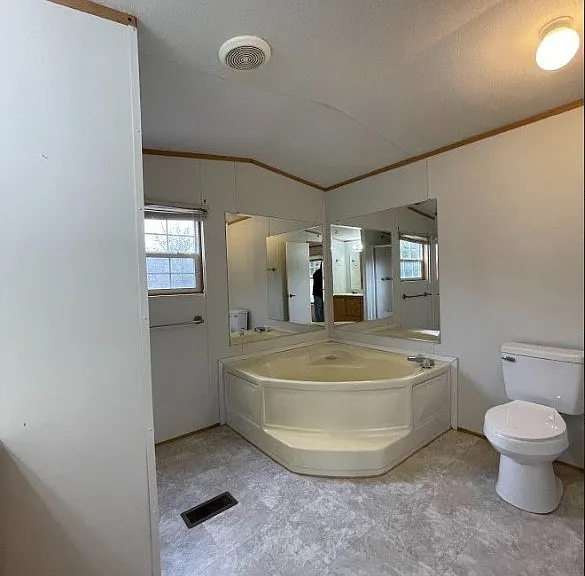 1374 Meadowlark Ln — Photo 7