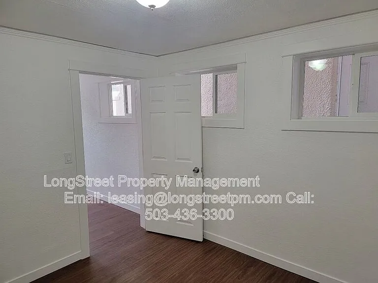 205 NW Kings Blvd #2 — Photo 14