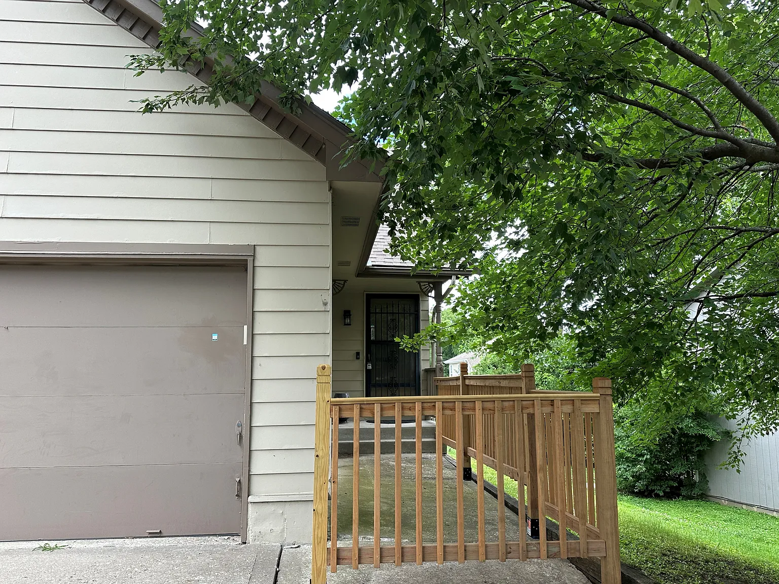 2 bed, 1210 sqft, $1,500 — Photo 2