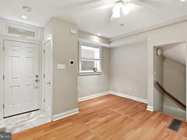 953 N Randolph St #2R, Philadelphia, PA 19123