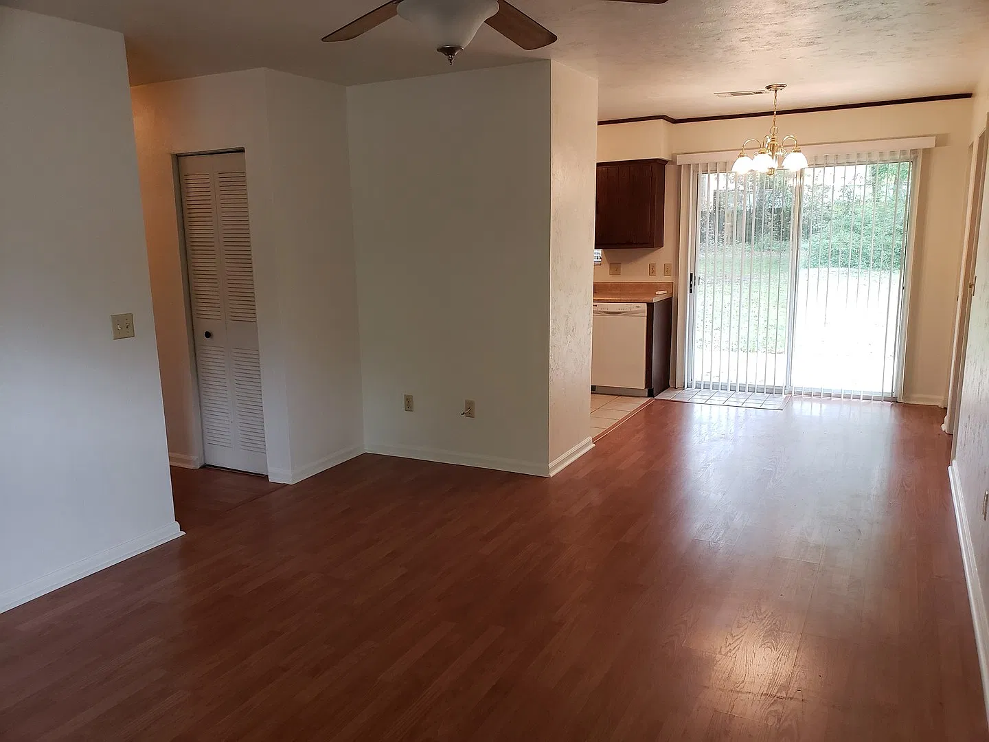 3/1.5 Single Family Home with Garage — Photo 3