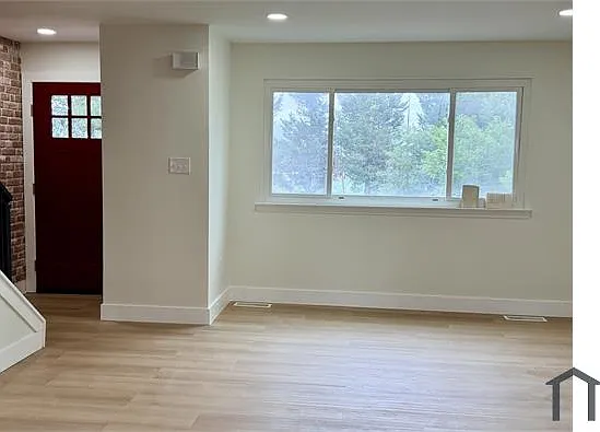5 bed, 1881 sqft, $7,165 — Photo 3