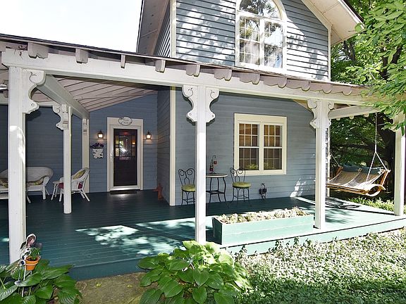 2nd image of 1012 Woodland Ave