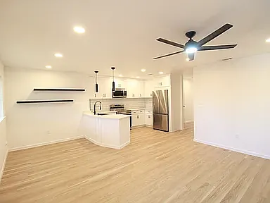 3 bed, 2.5 bath, 1375 sqft, $2,650 — Photo 3