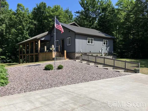 N3395 Raspberry Ln, Munising, MI 49862