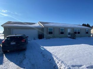 9930 E Pleasant Valley Rd, Shepherd, MI 48883