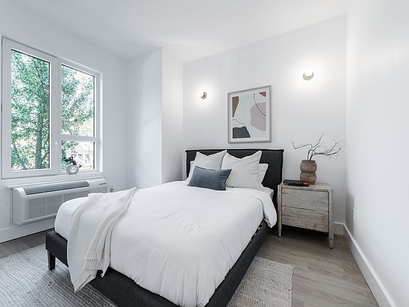 4th image of 1042 President St #15P