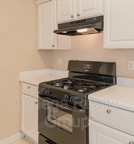 570 Treymoor Lake Cir — Photo 17