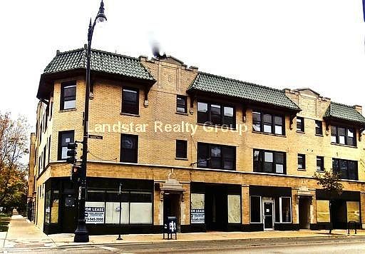 1st image of 4750 N Sacramento Ave APT 3E