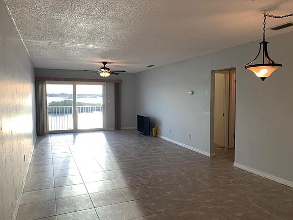 5th image of 3600 S Peninsula Dr APT 11