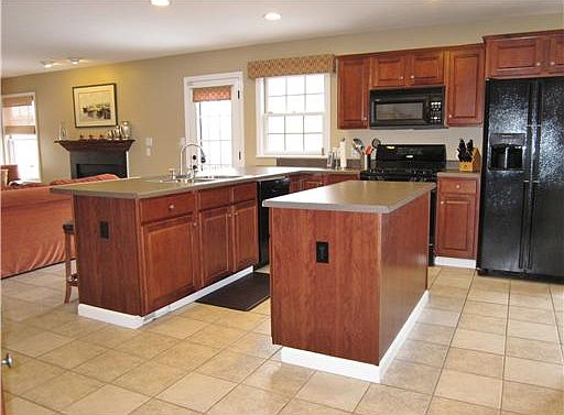 5th image of 327 Cottingham Cres