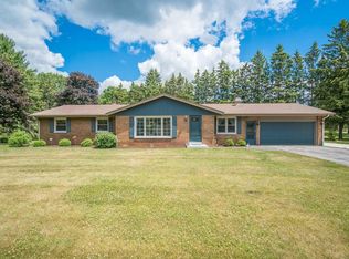 4864 Woodhaven Dr, West Bend, WI 53095
