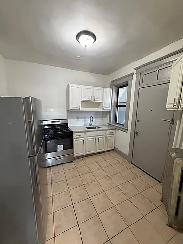 66 N Grove St #6 Photo 1