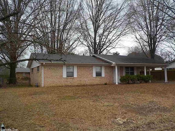3rd image of 102 Jawanda Ln