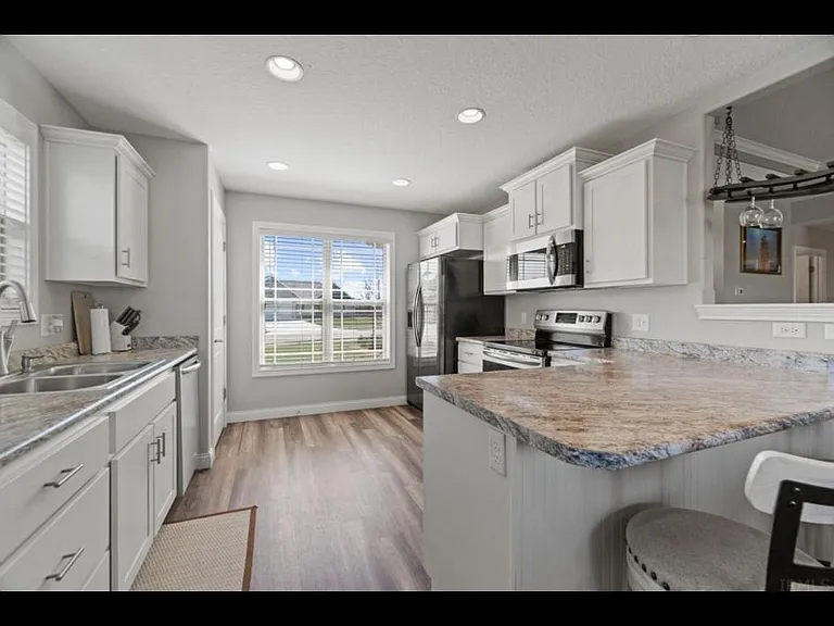 303 Edenbridge Blvd — Photo 5