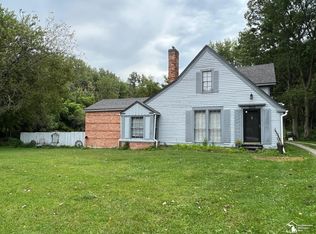 7808 Lewis Ave, Temperance, MI 48182