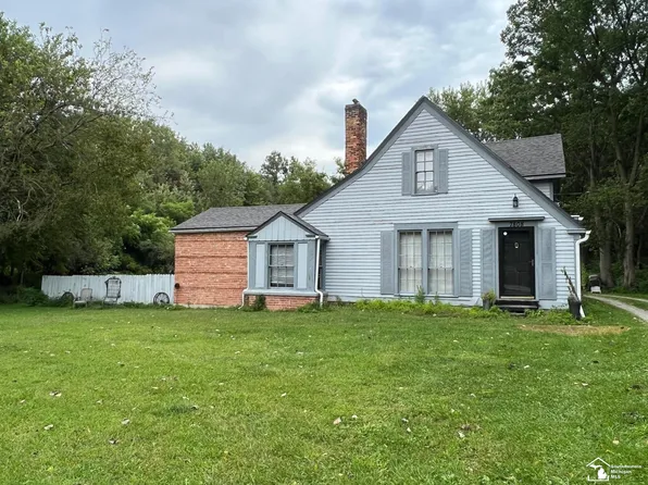 7808 Lewis Ave, Temperance, MI 48182