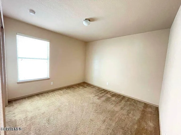 4001 Hueco Valley Dr — Photo 9