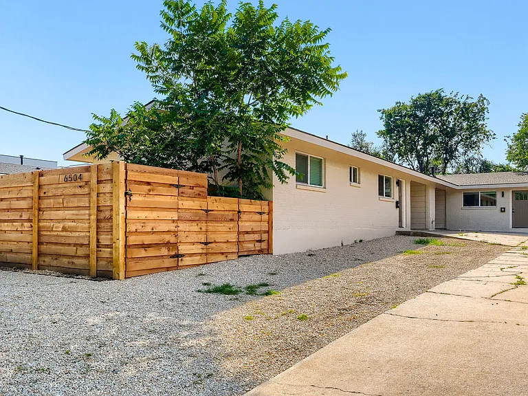 6504 Hickman Ave #A — Photo 18