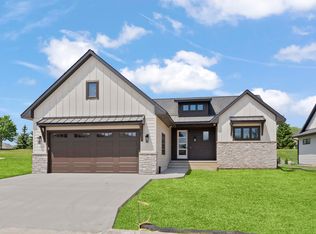 1820 Whispering Pines Cir, Cedar Falls, IA 50613