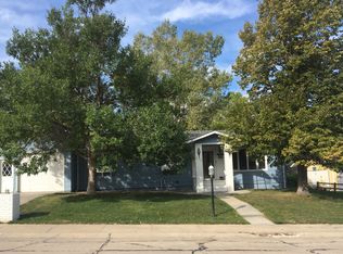 575 Pinecrest Dr, Chadron, NE 69337