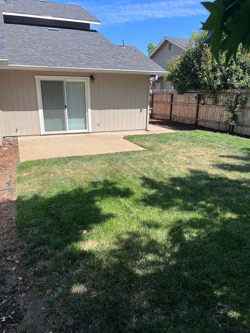 2070 Fancy Oaks Dr, Redding, CA 96003 — Photo 3