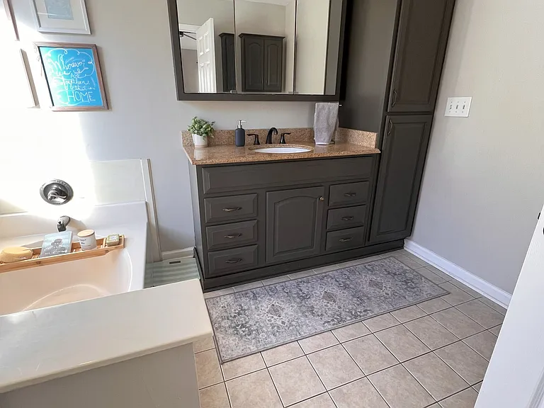 109 Barrie Ct — Photo 17