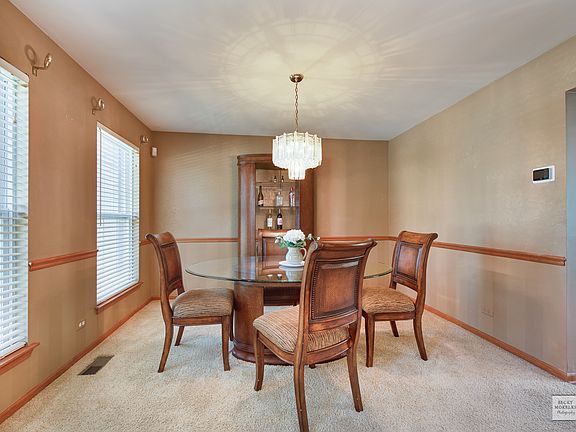 5th image of 952 Asbury Dr