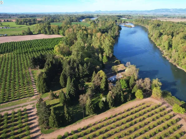 93579 River Rd, Junction City, OR 97448
