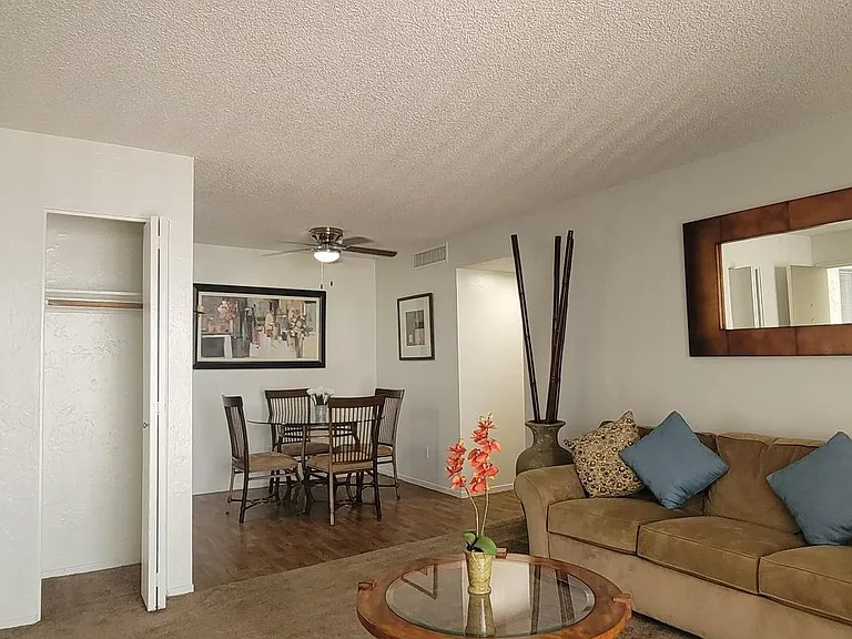 Pantano Villas Apartments — Photo 47
