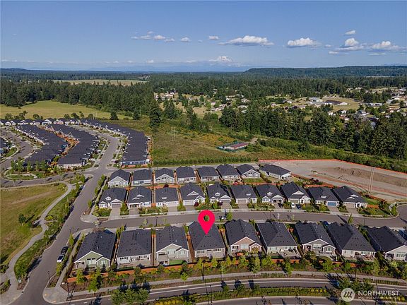 4th image of 3313 Okanogan Court SE