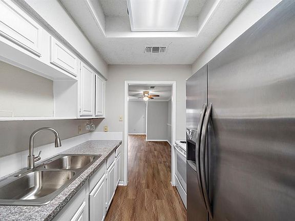 3rd image of 7700 Creekbend Dr APT 88