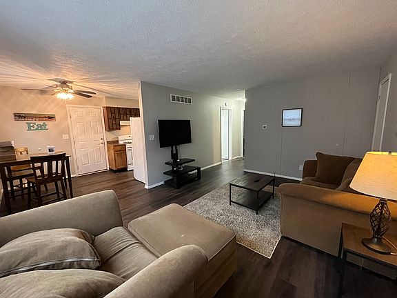 3rd image of 1005 Charlotte Dr Unit A