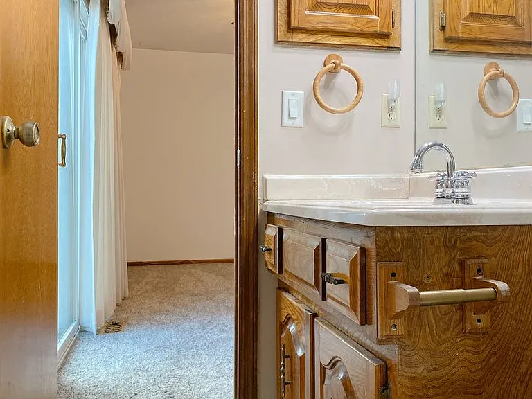 2103 Morrie Dr — Photo 33