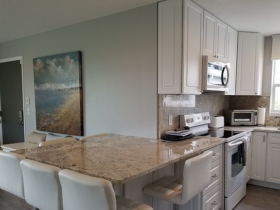5th image of 19843 Gulf Blvd APT 3